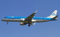 PH-EZC @ EDDL - on final RW05R - by Friedrich Becker