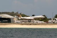 N500RH @ TNCM - N500RH