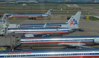 N833NN @ KDFW - Dallas - by Ronald Barker