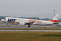 SP-LNB @ LOWW - Shortly before touching down on Rwy 16 - by Bernd Karlik - VAP