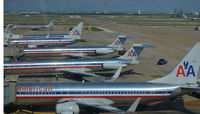 N956AN @ KDFW - Dallas - by Ronald Barker