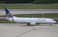 N37290 @ TPA - United 737-800