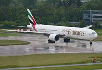 A6-EBW @ LSZH - linig up rwy 28