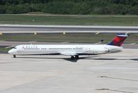 N913DE @ TPA - Delta MD-88