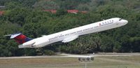N913DE @ TPA - Delta MD-88