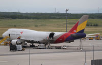 HL7415 @ LOWW - Asiana Cargo Boeing 747 - by Thomas Ranner