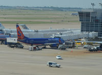 N809SY @ KDFW - Dallas - by Ronald Barker