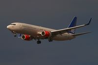 LN-RRJ @ EGLL - Short final rwy 27R