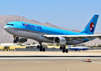 HL8212 @ KLAS - HL8212 Korean Air Airbus A330-223 (cn 1155)

- Las Vegas - McCarran International (LAS / KLAS)
USA - Nevada, June 8, 2012
Photo: Tomás Del Coro - by Tomás Del Coro