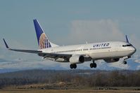 N77525 @ PANC - United Boeing 737-800