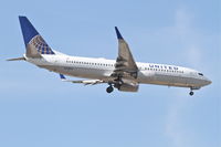N35204 @ ORD - United Airlines Boeing 737-824, UAL1511 arriving from Houston Bush Intercontinental /KIAH, RWY 10 approach KORD. - by Mark Kalfas