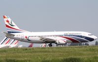 YR-TIB @ LFPG - Air Bucharest