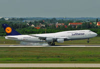 D-ABYA @ EDDP - A smoky touch down at Leipzig.