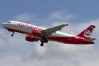 D-ABDP @ LOWW - Climbing out of Rwy 29