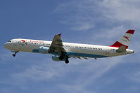 OE-LBD @ LOWW - Climbing out of Rwy 29 - by Bernd Karlik - VAP