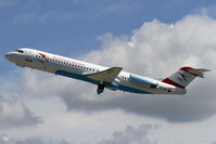 OE-LVO @ LOWW - Climbing out of Rwy 29