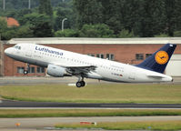 D-AKNH @ BRU - Take off from Brussel Airport - by Willem Göebel