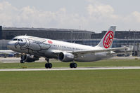 OE-LEF @ LOWW - Climbing out of Rwy 29