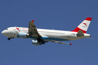 OE-LBR @ LOWW - Climbing out of Rwy 29