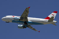 OE-LDB @ LOWW - Climbing out of Rwy 29