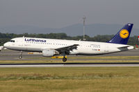 D-AIQC @ LOWW - Rwy 16