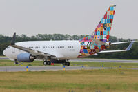N737ER @ LOWW - Private