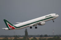 I-BIXE @ LOWW - Alitalia Airbus A321