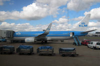 PH-BCA @ EHAM - At Schipohl - by Micha Lueck