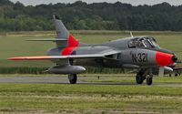 G-BWGL @ EBFS - taxying to the flightline - by Friedrich Becker