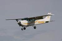 N64092 @ 7V3 - Cessna 172M - by Mark Pasqualino
