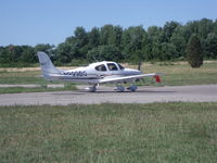 N999BG @ ISZ - sr22 - by christian maurer