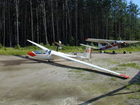 C-GGGO - at home base in Ontario - by Les Nagy