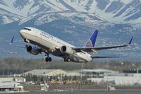N77261 @ PANC - United Boeing 737-800