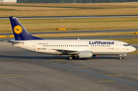 D-ABEB @ VIE - Lufthansa - by Chris Jilli