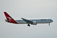 VH-OGH @ YSSY - At Sydney - by Micha Lueck