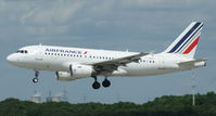 F-GRHF @ EDDL - Air France, on short finals for RWY23L at Düsseldorf Int´l (EDDL) - by A. Gendorf