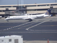 N13978 @ EWR - erj-145