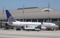 N54241 @ KSNA - Boeing 737-800