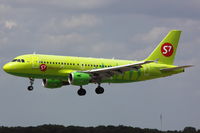 VP-BTW @ EDDL - S7 Airlines, Airbus A319-114, CN: 1090 - by Air-Micha