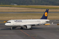 D-AIPK @ LOWW - Lufthansa Airbus A320 - by Thomas Ranner