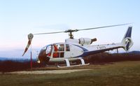 F-BXPG - La Gazelle pilotée par Gérard DAVID, PDG d'AUXIAIR atterrit sur le terrain de CESSIEU (Isère)  avec à bord le Père Noël pour la plus grande joie des enfants des membres de l'aéro-club de LA TOUR DU PIN/BOURGOIN-JALLIEU. - by Alain  BLONDEL