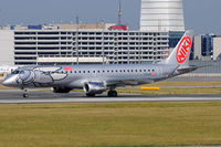 OE-IHC @ VIE - NIKI - by Chris Jilli