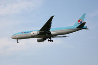 HL8251 @ LOWW - HL8251 @ VIE