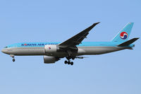 HL8251 @ VIE - Korean Air Cargo