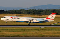 OE-LVJ @ VIE - Austrian arrows - by Chris Jilli