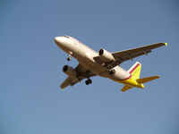 D-AKNQ @ LHBP - Ferihegy - by Ferenc Kolos