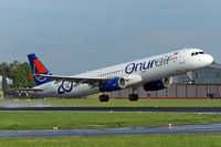 TC-OBF @ LOWL - Onur Air Airbus A321-231 take of in LOWL/LNZ