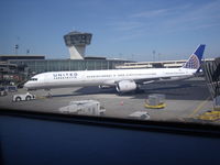 N56859 @ EWR - boeing 757 - by christian maurer