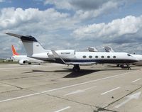 N226MP @ LFPB - Clay Lacy Aviation
