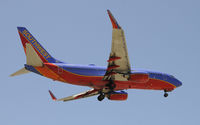 N712SW @ KLAX - Arriving at LAX on 24R - by Todd Royer